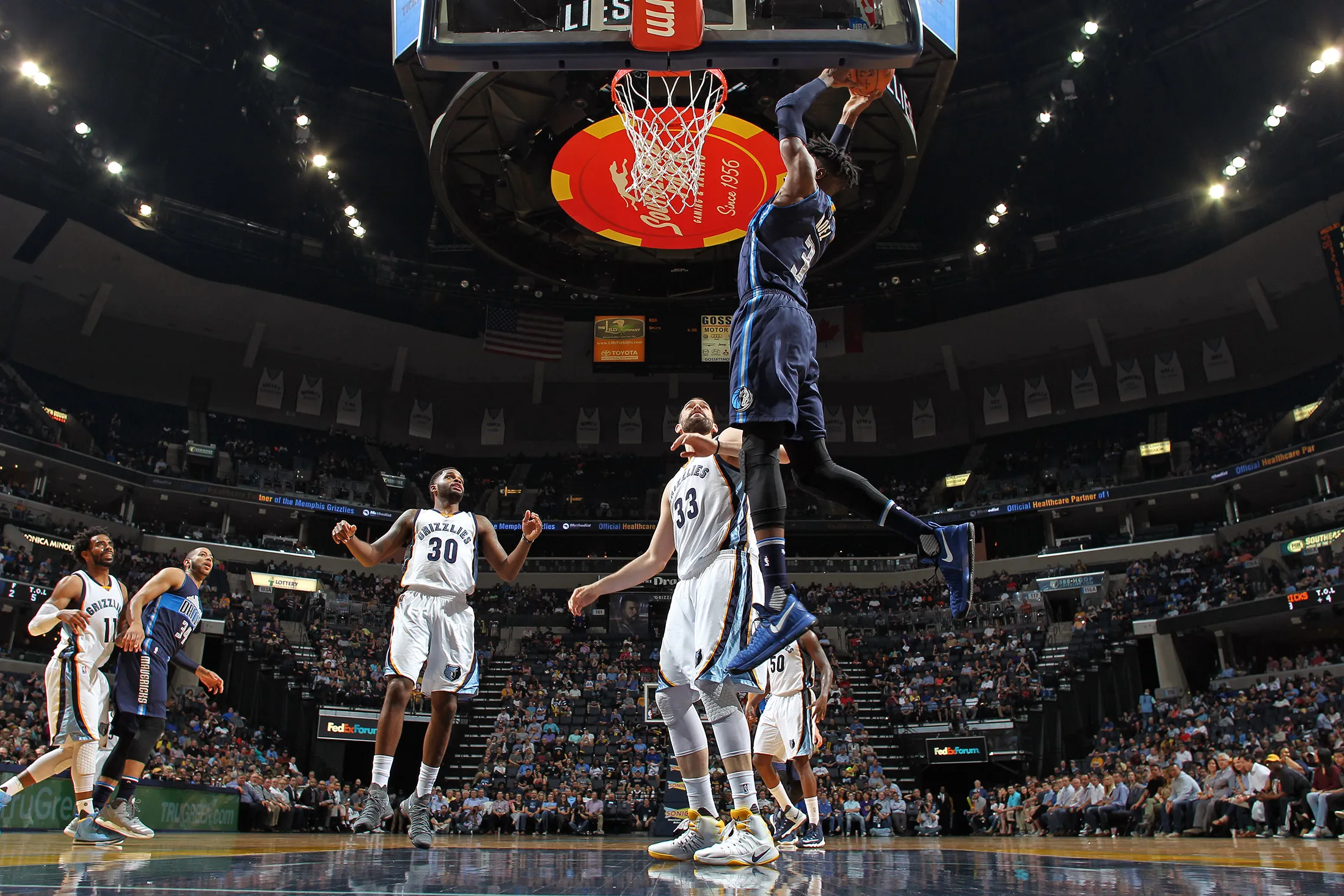 Mark Cuban Says Mavericks to Accept Cryptocurrencies Next Year - Bloomberg