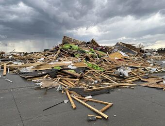 relates to Midwest tornadoes flatten homes in Nebraska suburbs and leave trails of damage in Iowa
