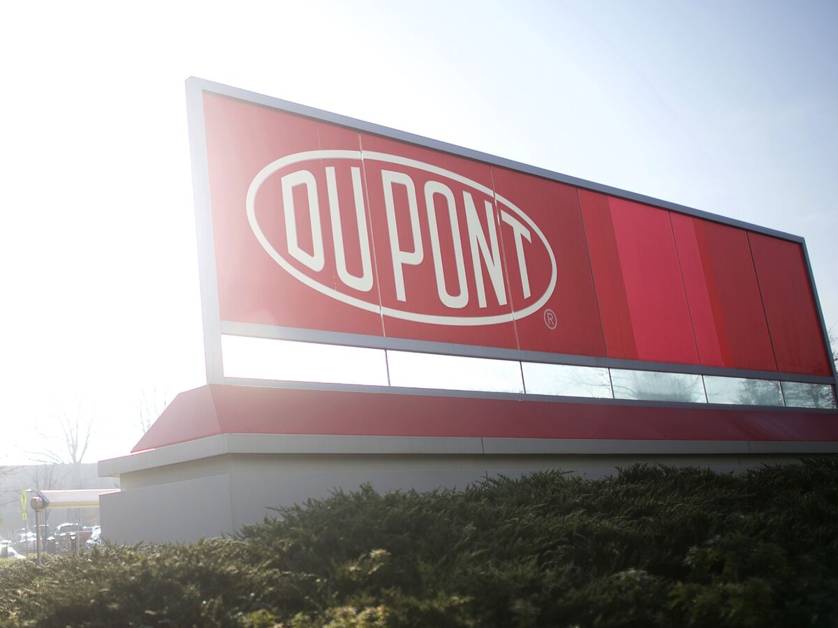 Dupont Is Said to Explore Divestiture of Electronics Unit - Bloomberg