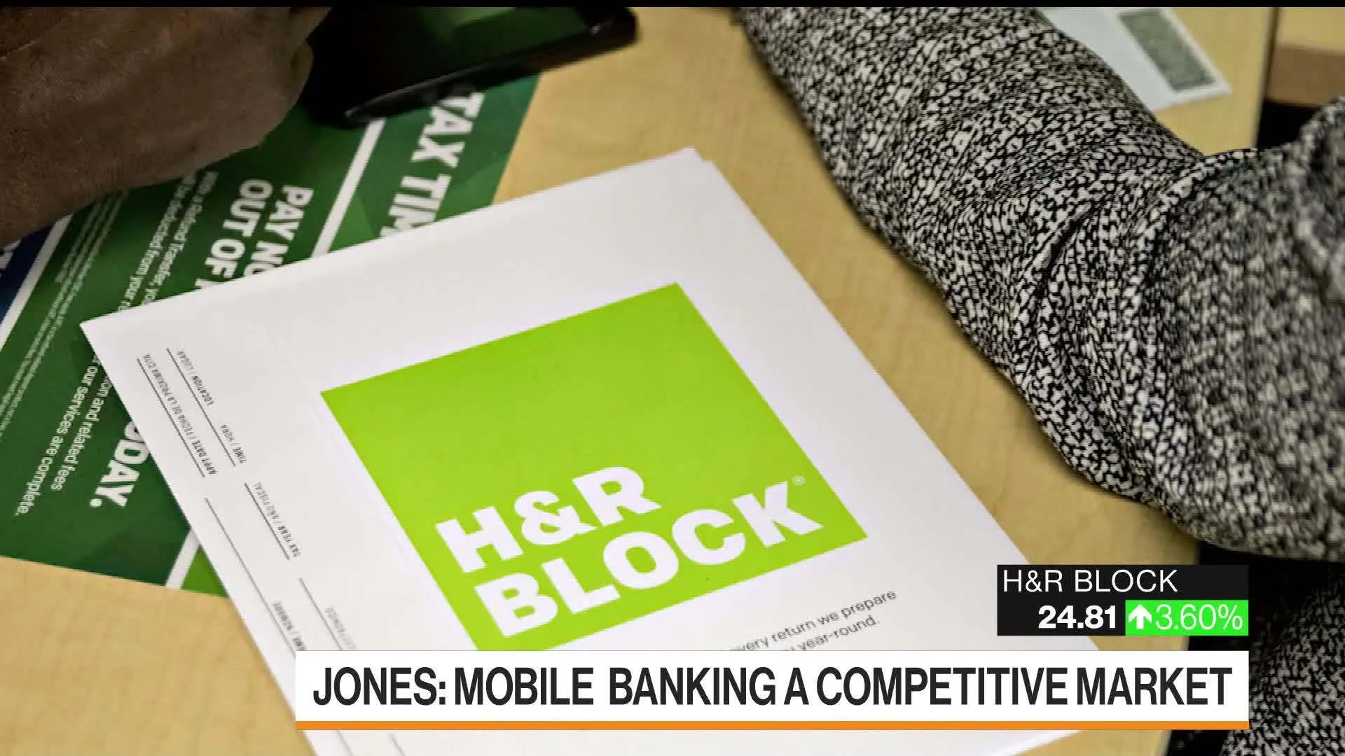 Han R Block Watch H&R Block Gets Into Mobile Banking - Bloomberg