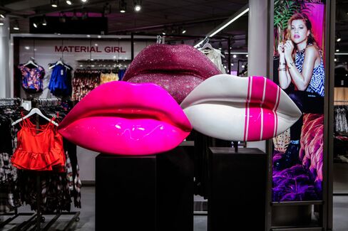 This is a "selfie opp," one of many decorative spots within the Macy's One Below floor.