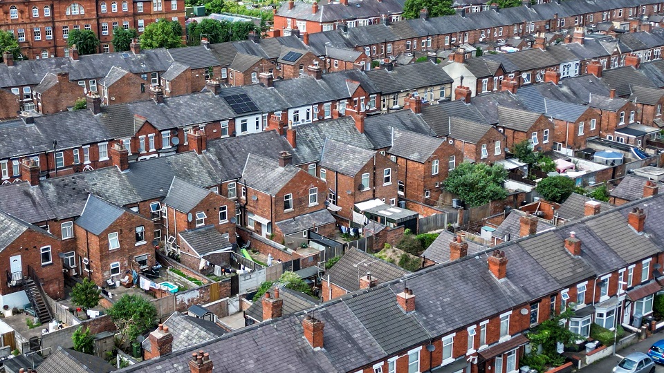 Watch UK House Prices Decline at Fastest Pace Since 2009 Bloomberg