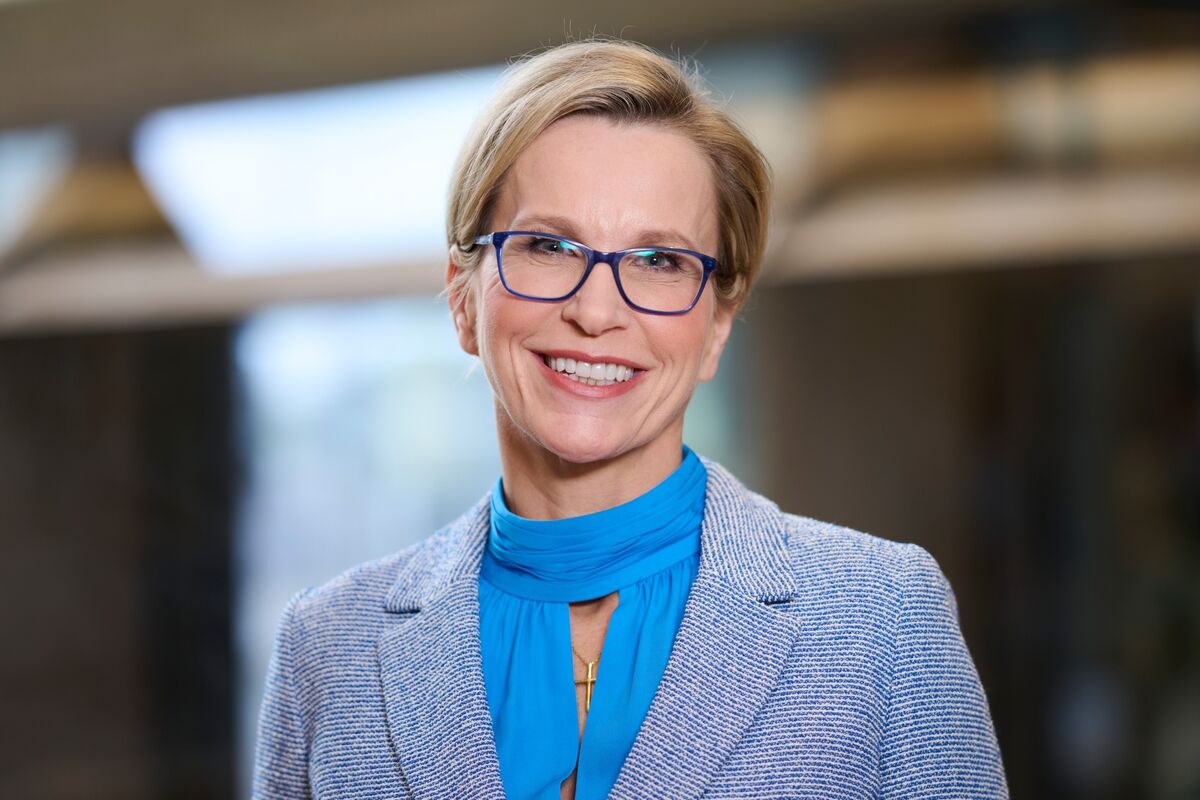 GSK CEO Walmsley to Be Succeeded by Commercial Chief
