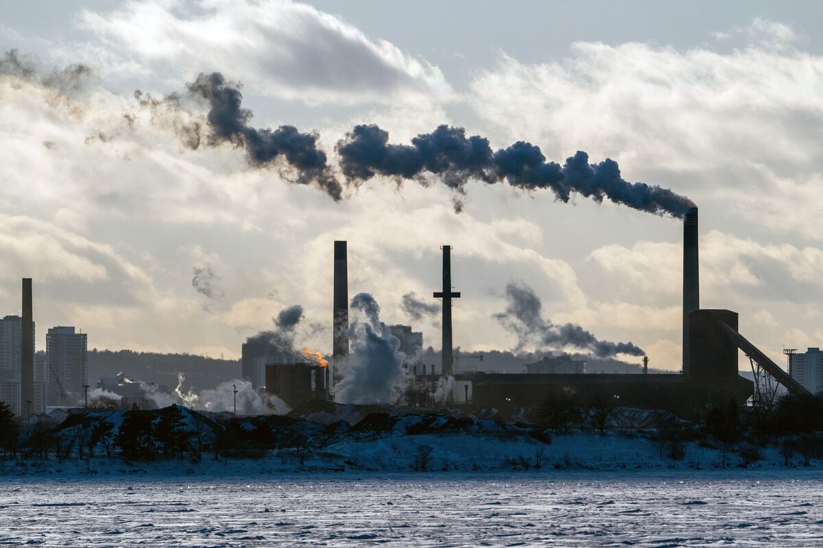 Cleveland-Cliffs Faces Forced Sale Threat Over Stelco Layoffs