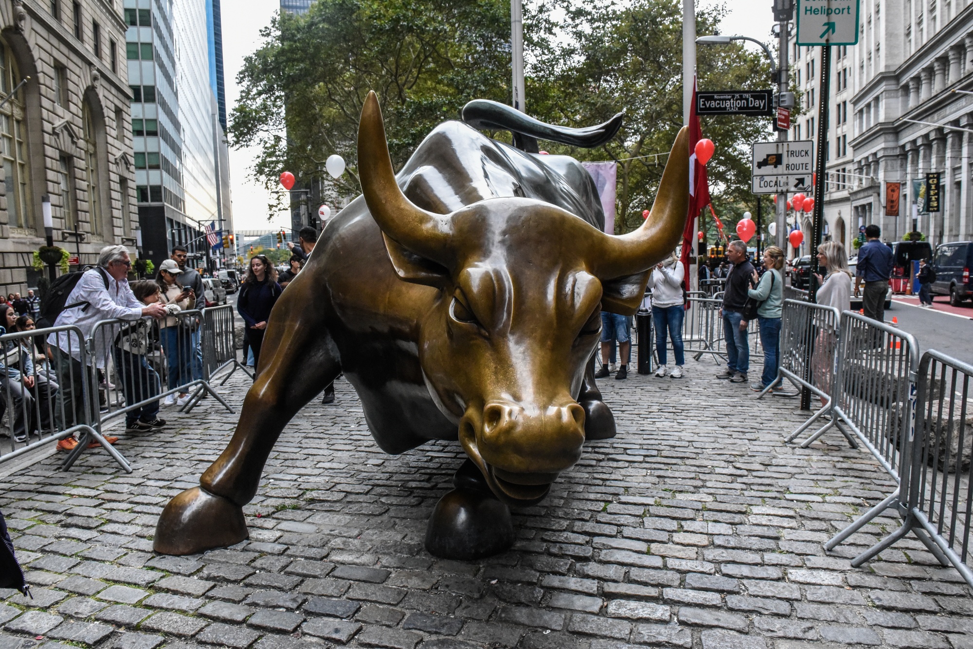 Charging Bull&nbsp;statue near the New York Stock Exchange.