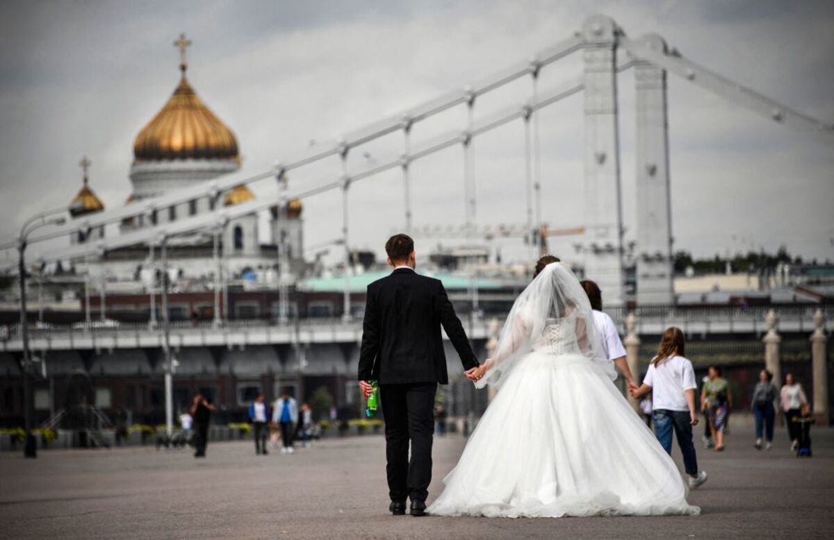 Russia Plans to Jack Up Divorce Fees Amid Hunt for War Funding - Bloomberg