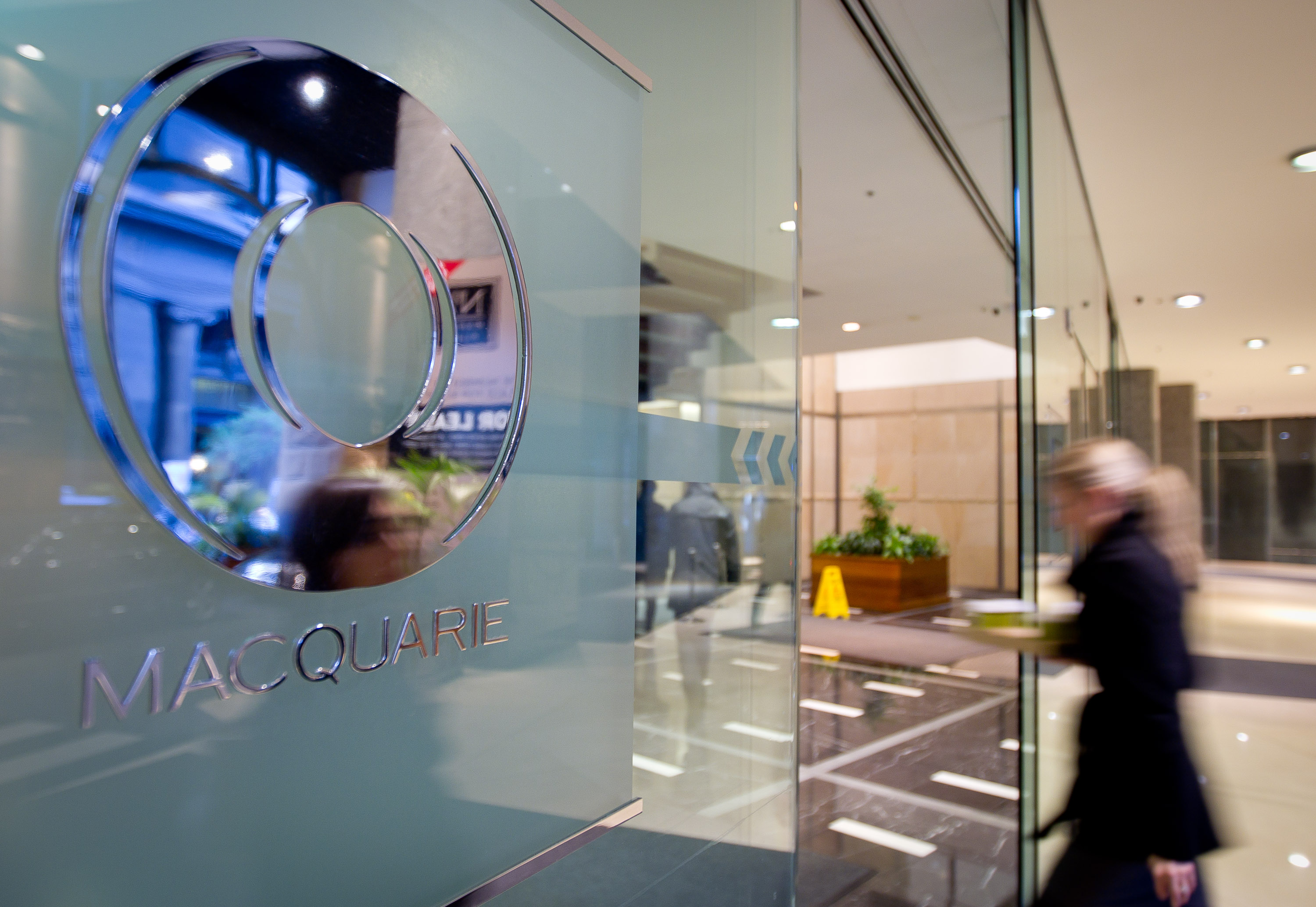 ムーディーズ:豪マッコーリー・グループを「A3」に格下げ Bloomberg