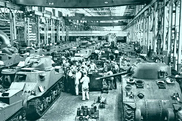 A new Pentagon lab that shares research with carmakers occupies a site where Chrysler built tanks during World War II