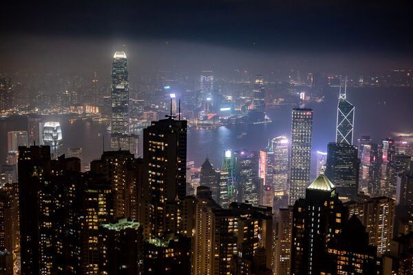 Hong Kong Arrests Hedge Fund, Broker Staff in Insider Probe