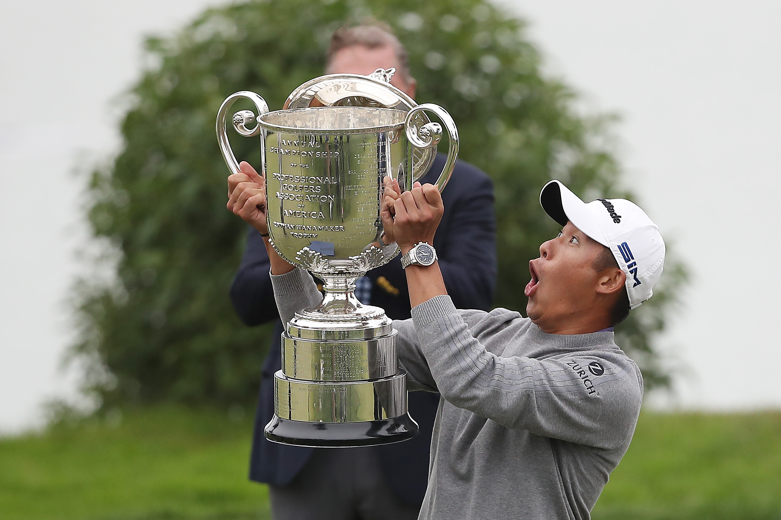 Morikawa Delivers Great Shot In Quiet Moment To Win PGA - Bloomberg