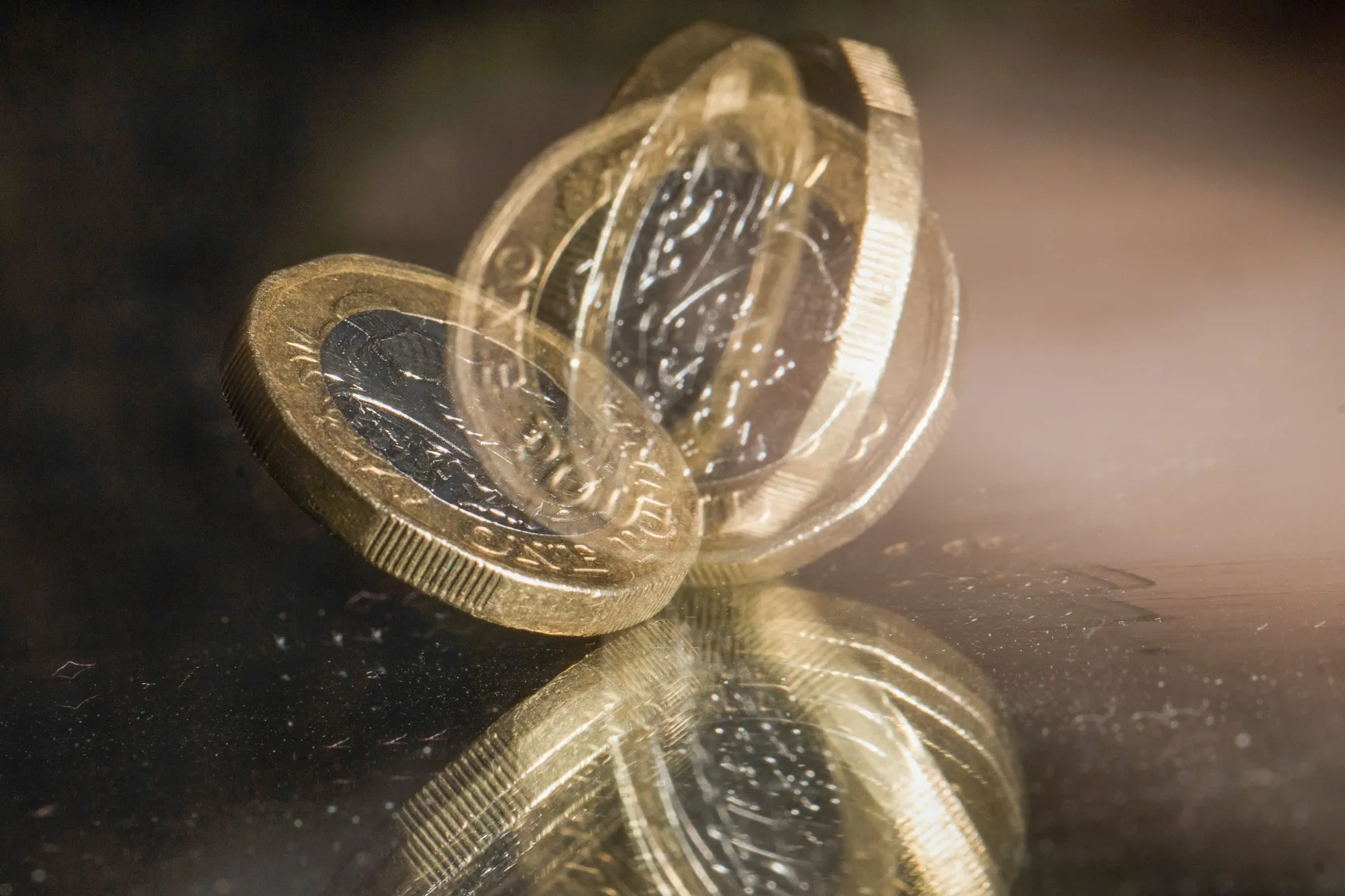 Pound Rallies Against Weaker Dollar After Coronavirus Lockdown