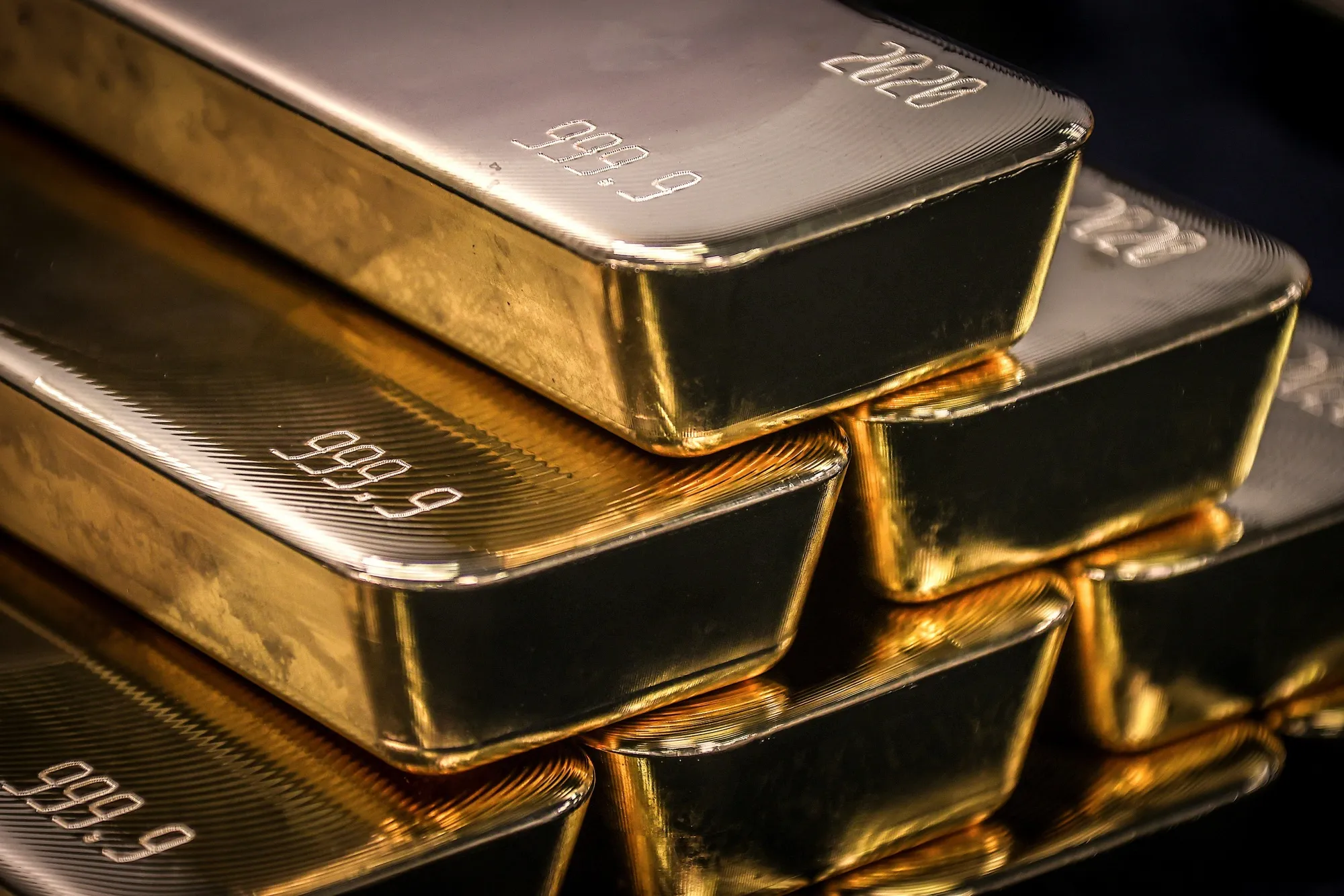 Gold should be shining at a time like this. What does it mean that it isn't?