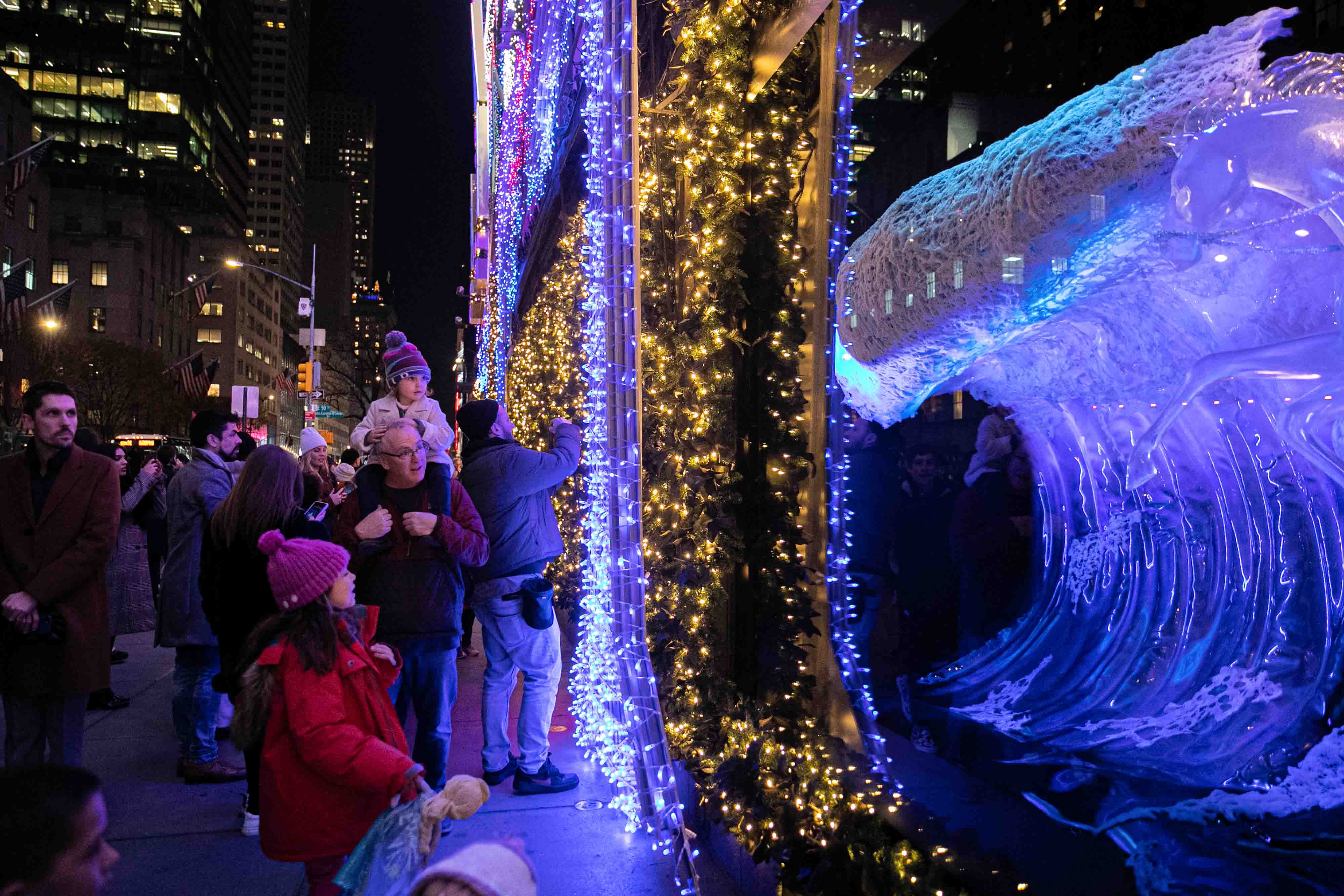 On the 2nd day of Christmas Saks Fifth Ave. Holiday Light Display - Top  Dog Tours