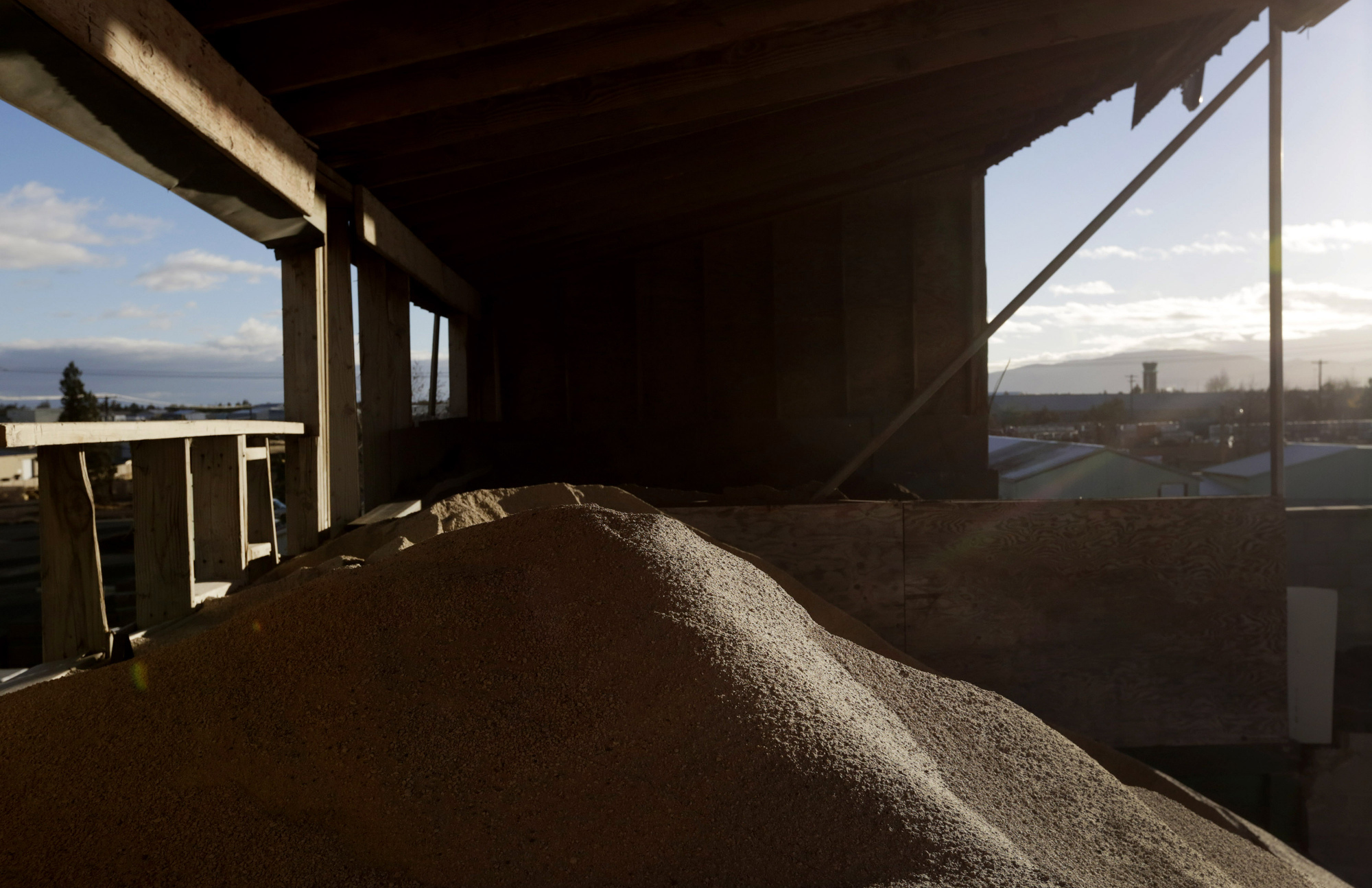 Savannah Cement of Kenya Raises 500 Million for Clinker Project