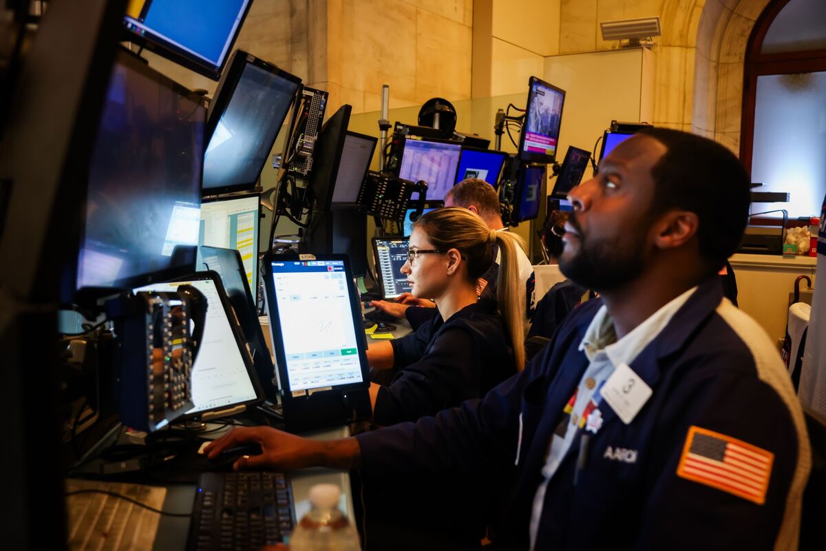 US Stocks Slip as Fed’s Preferred Inflation Gauge Remains Sticky