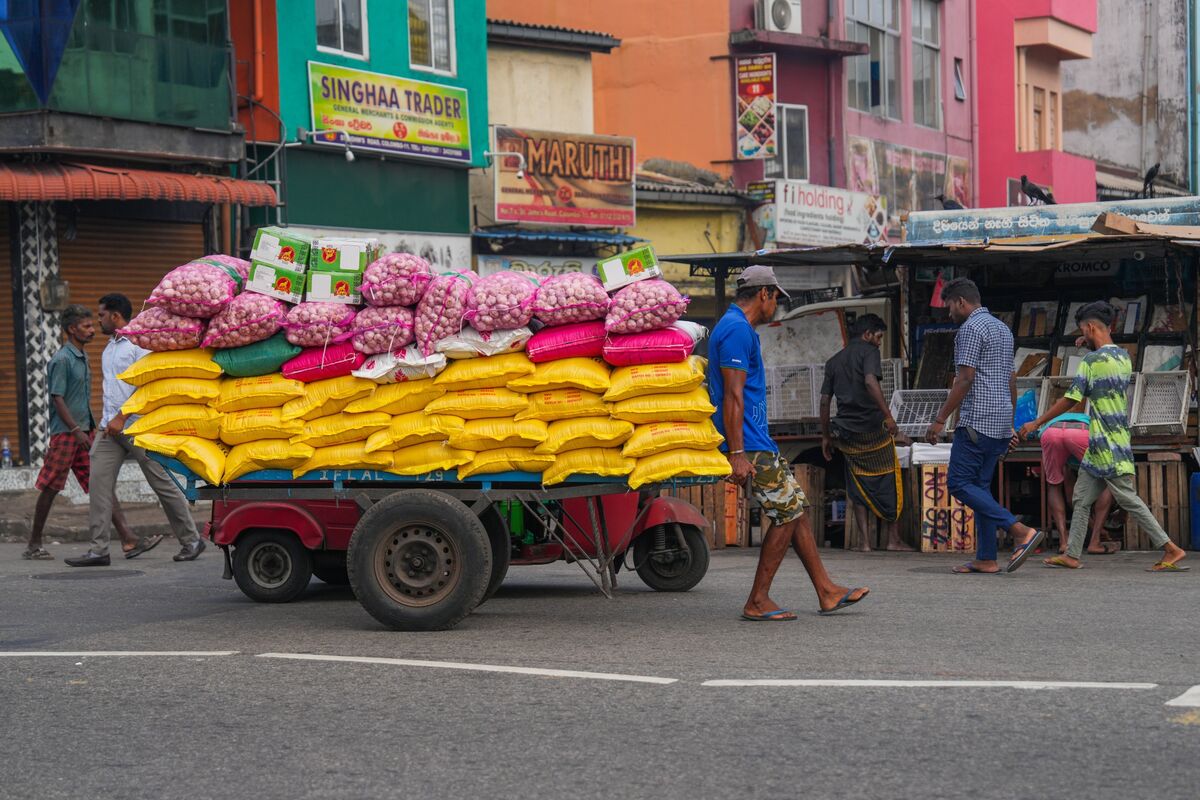 🟪"Sri Lanka: La Banca Centrale Abbatte il Tasso d'Interesse per Stimolare la Ripresa Economica"