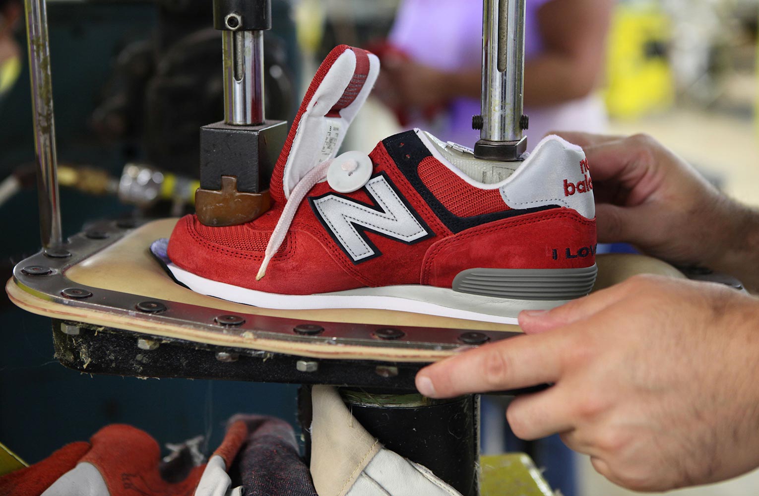 new balance manufactures its shoes in