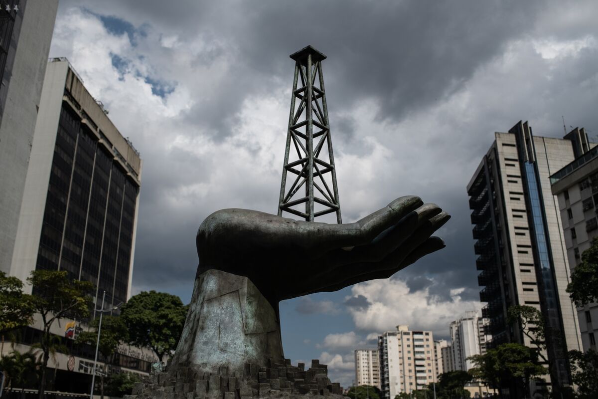 bloomberg.com - Kevin Crowley - Trump's Venezuela Oil Grab Reprises Industry's Neocolonial Past