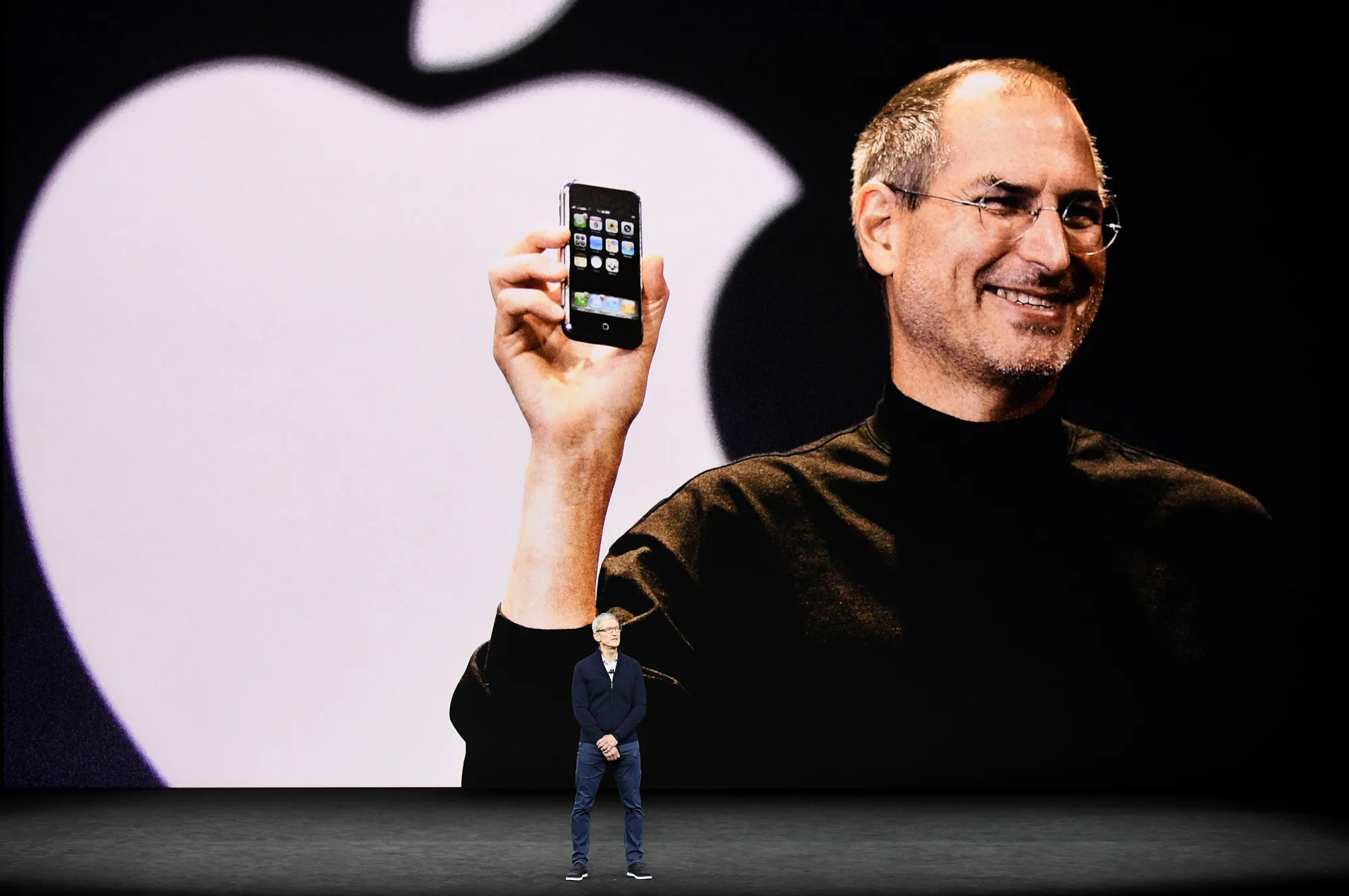 Steve Jobs Opera in San Francisco Glorifies Apple Founder and iPhone -  Bloomberg