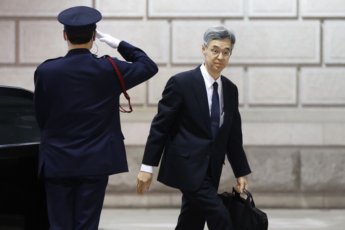 ⚫️ BLOOMBERG: "Banca del Giappone: il vice governatore Himino conferma la politica sui tassi, ma lo yen perde valore"