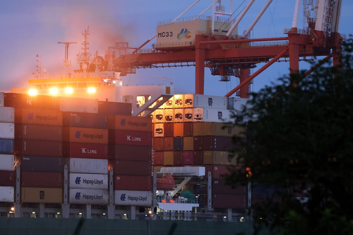 Japan Trade Exports Shrink For First Time In More Than Two Years ...