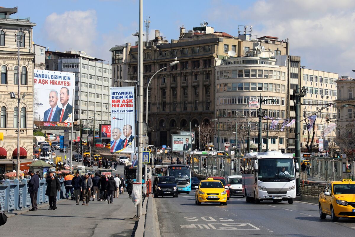 Erdogan’s Slog in Cities Underscored by Decade-High Joblessness Erdogan’s Slog in Cities Underscored by Decade-High Joblessness