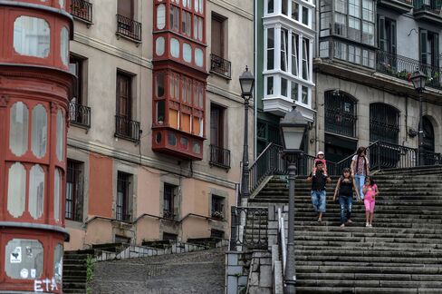 Euro Area’s Longest Recession Seen Over as Champagne Kept on Ice