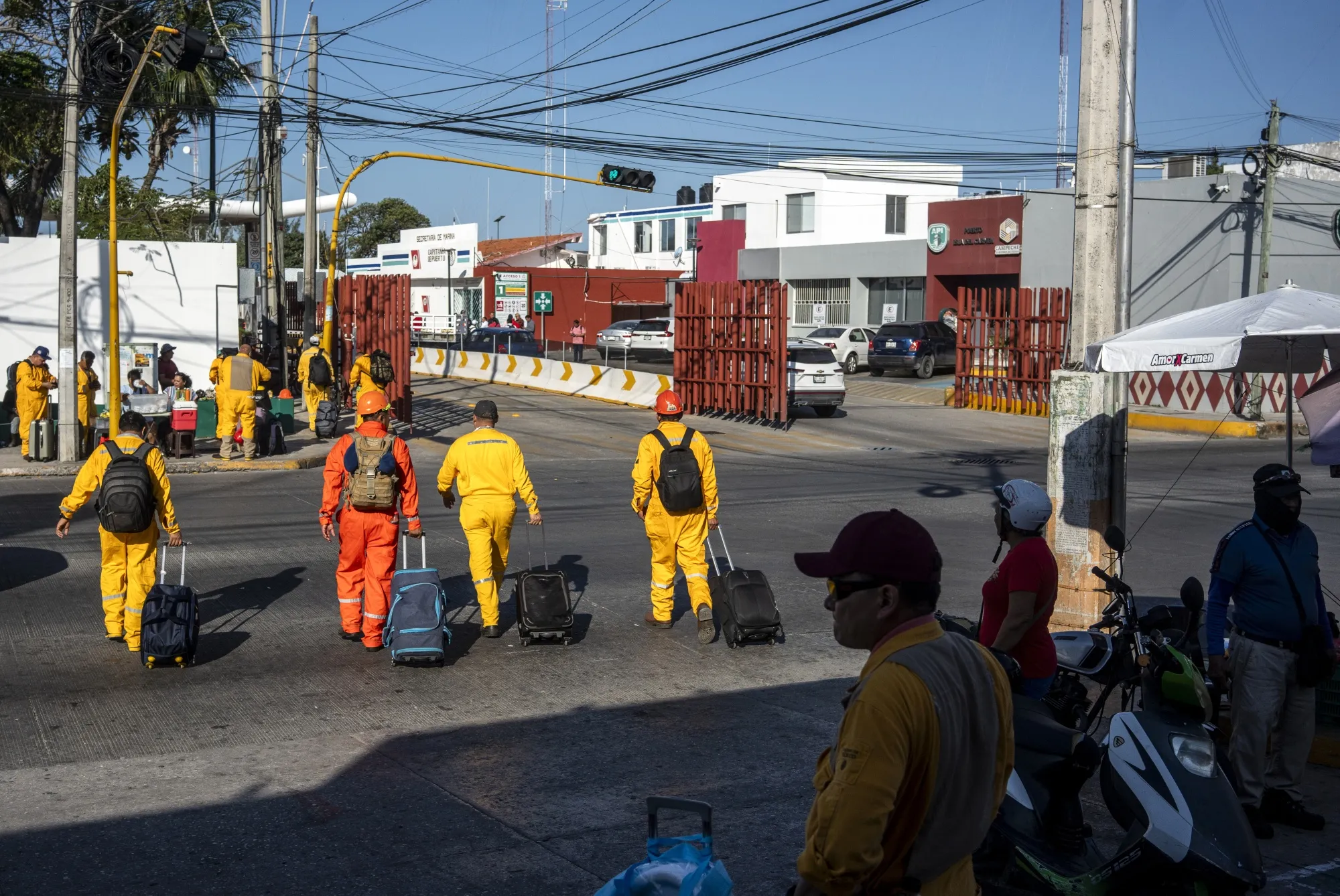 Pemex workers and service providers at the entrance to the Port of Ciudad del Carmen.&nbsp;