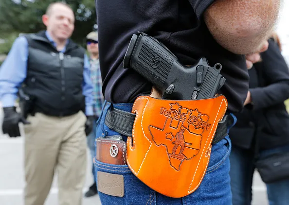 The vast majority of states allow people to carry guns openly.&nbsp;