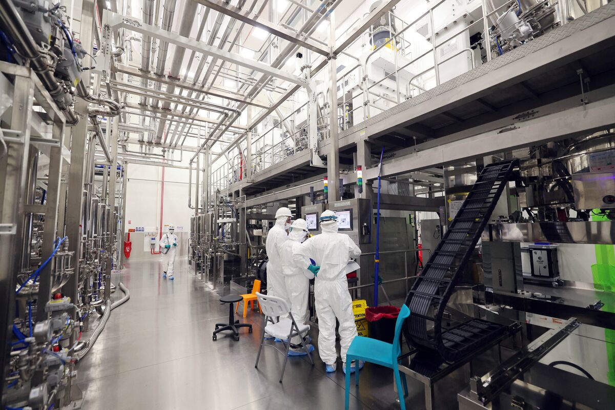 bloomberg.com - Giulia Morpurgo - Renault-Backed Battery Factory Plans Lender Talks After Delays