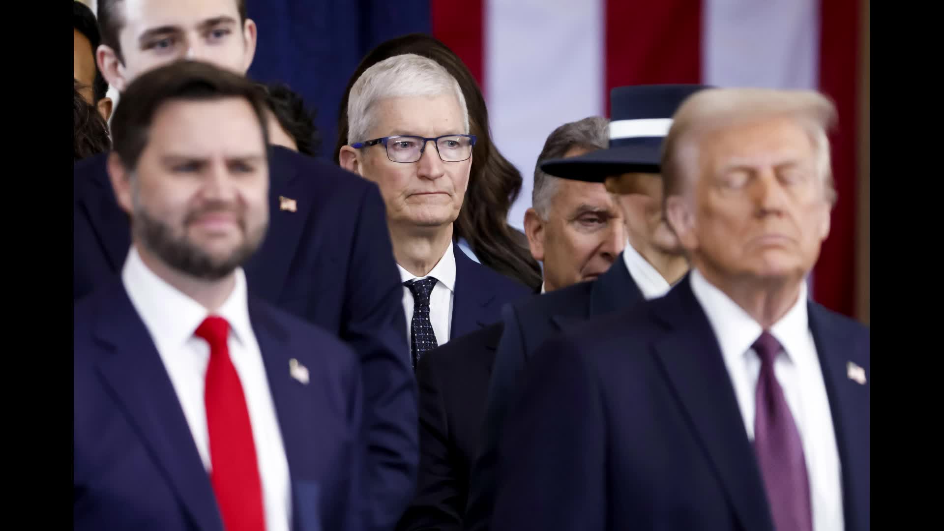 Trump Says Cook Shifting Apple Manufacturing From Mexico to US