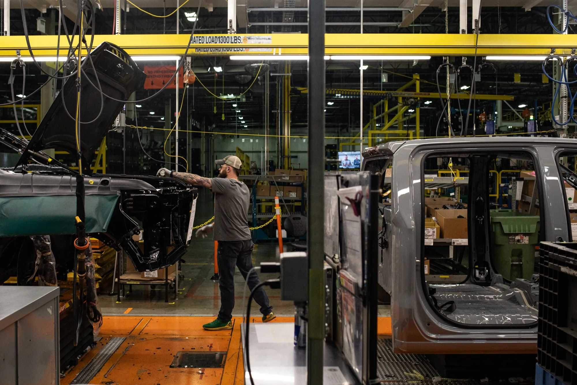 Inside A General Motors Assembly Plant Ahead Of Earnings Figures
