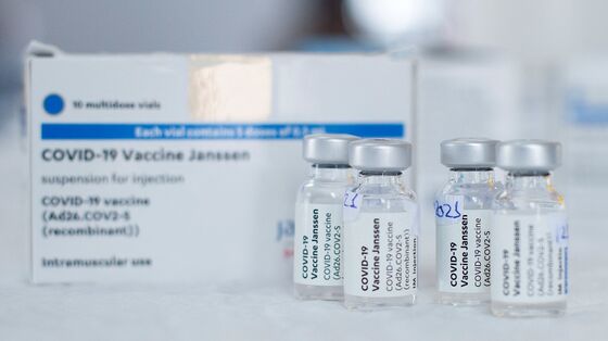 J&J’s Covid Shot Gets FDA Warning About Rare Immune Disorder