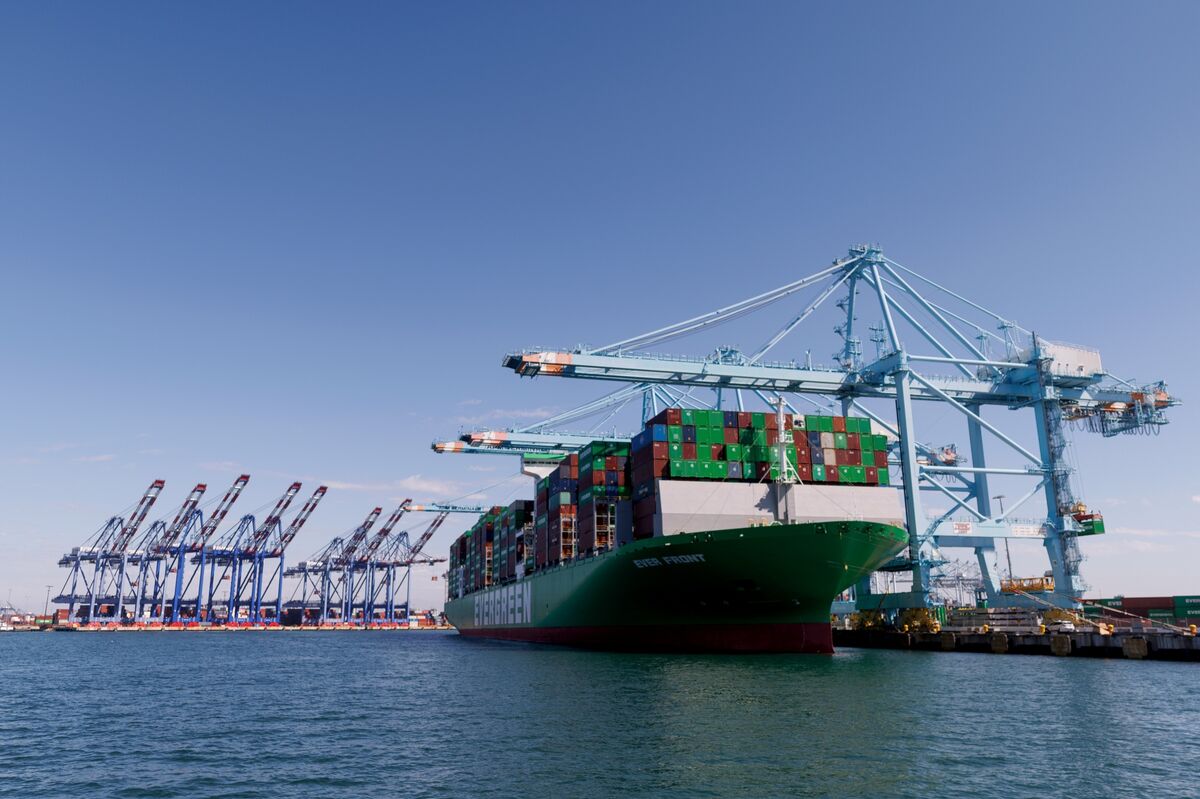 US-China Trade Spat Is Risk for Global Economy, Kganyago Says