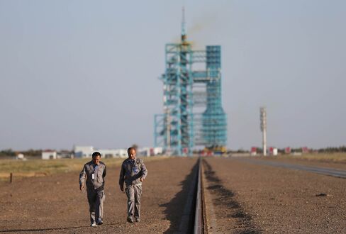 China launches longest-ever manned space mission