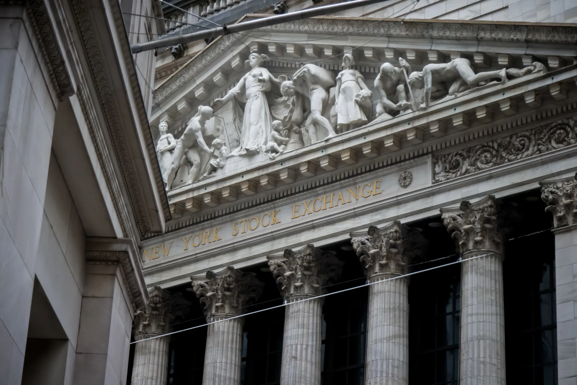 日本市況】日経平均は大幅安、米景気懸念でリスクオフ－円下落転換 - Bloomberg