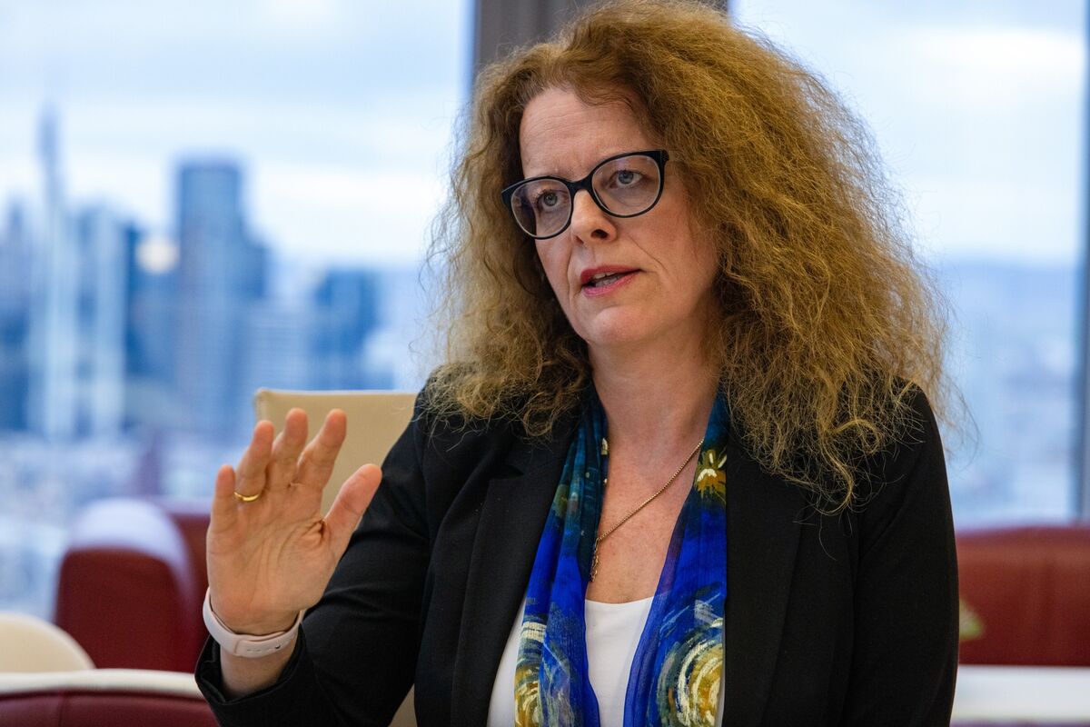 ECB’s Schnabel Sees No Need to Leave Her Board Seat Early