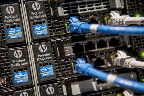 HP’s Slumping Businesses Signal Long Journey for Turnaround