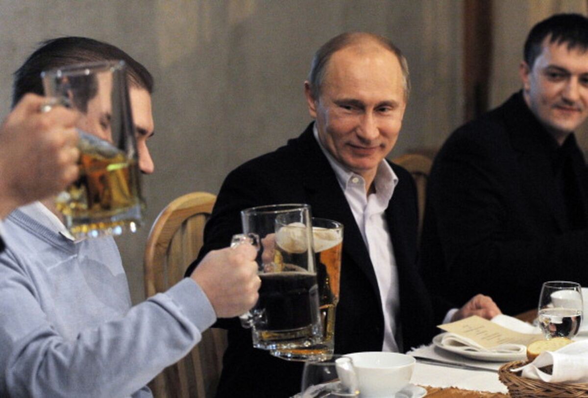Putin's Other War? Russians' Binge Drinking Bloomberg