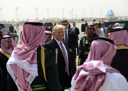 1495503705_trump saudi