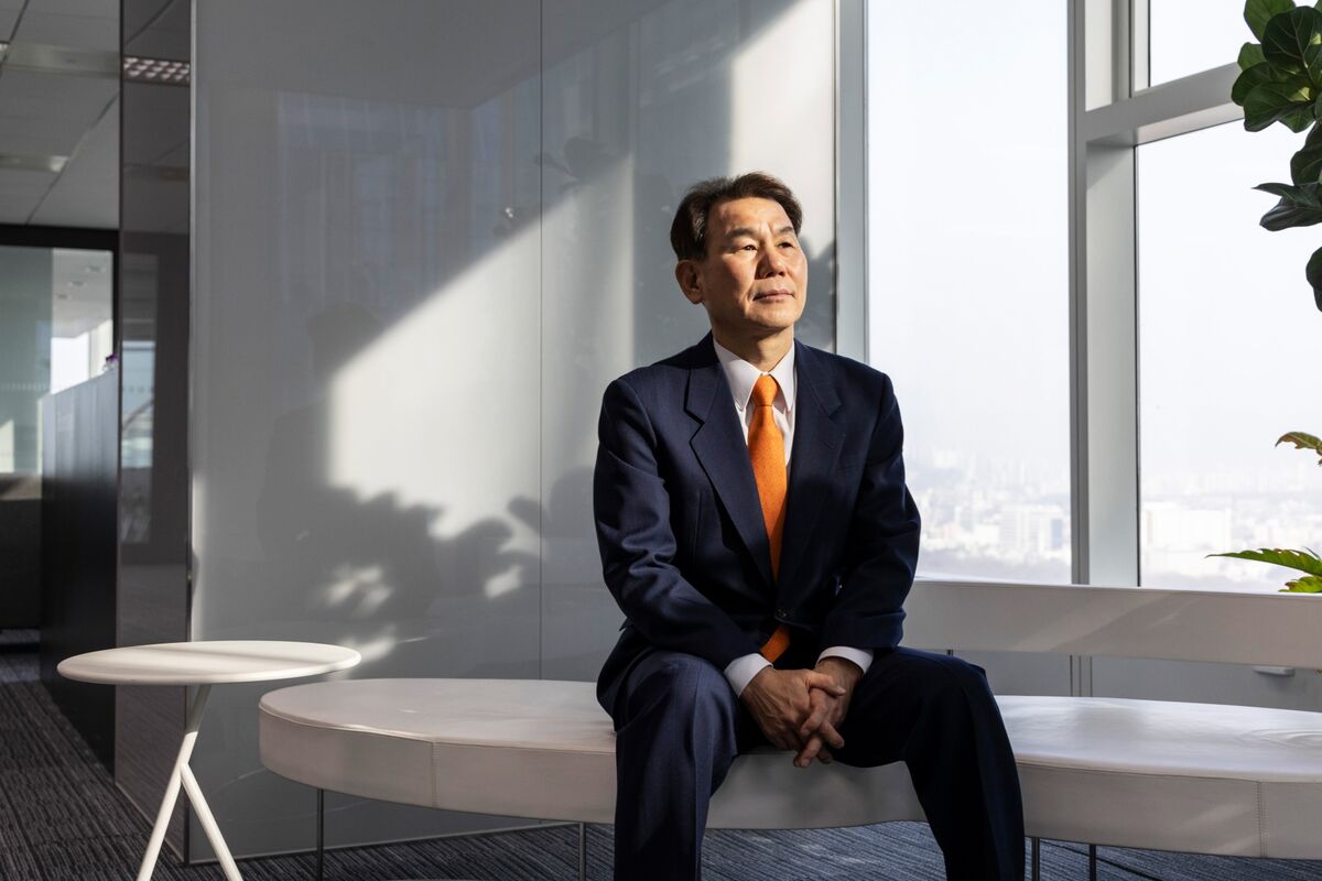 
                            Korea Bourse CEO Sees Kospi at 6,000, Vows to Cut ‘Zombie’ Firms