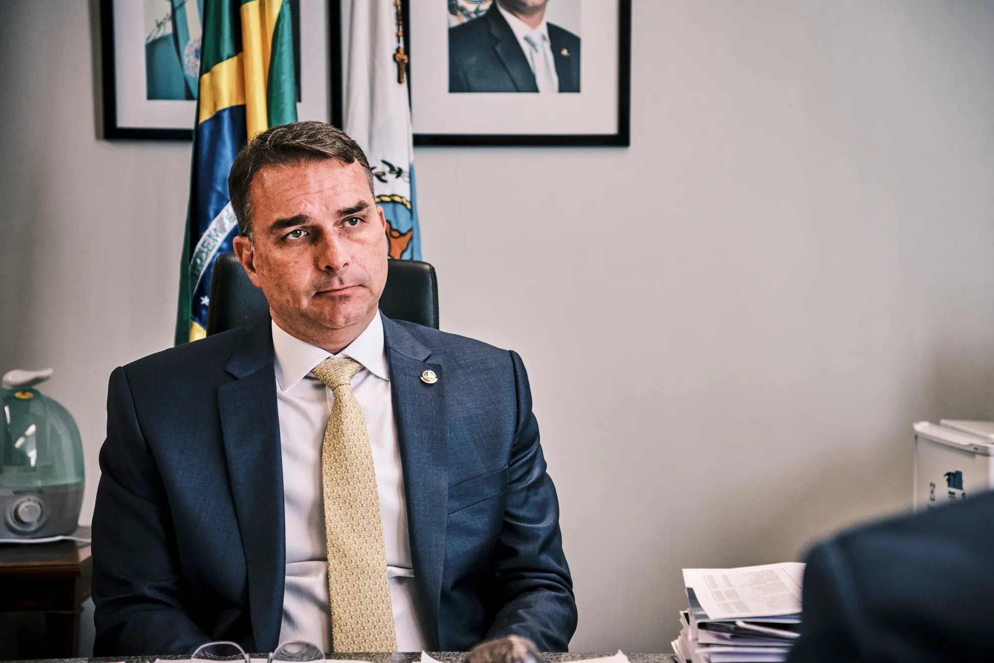 Flávio Bolsonaro desafia céticos com avanço nas pesquisas - Bloomberg