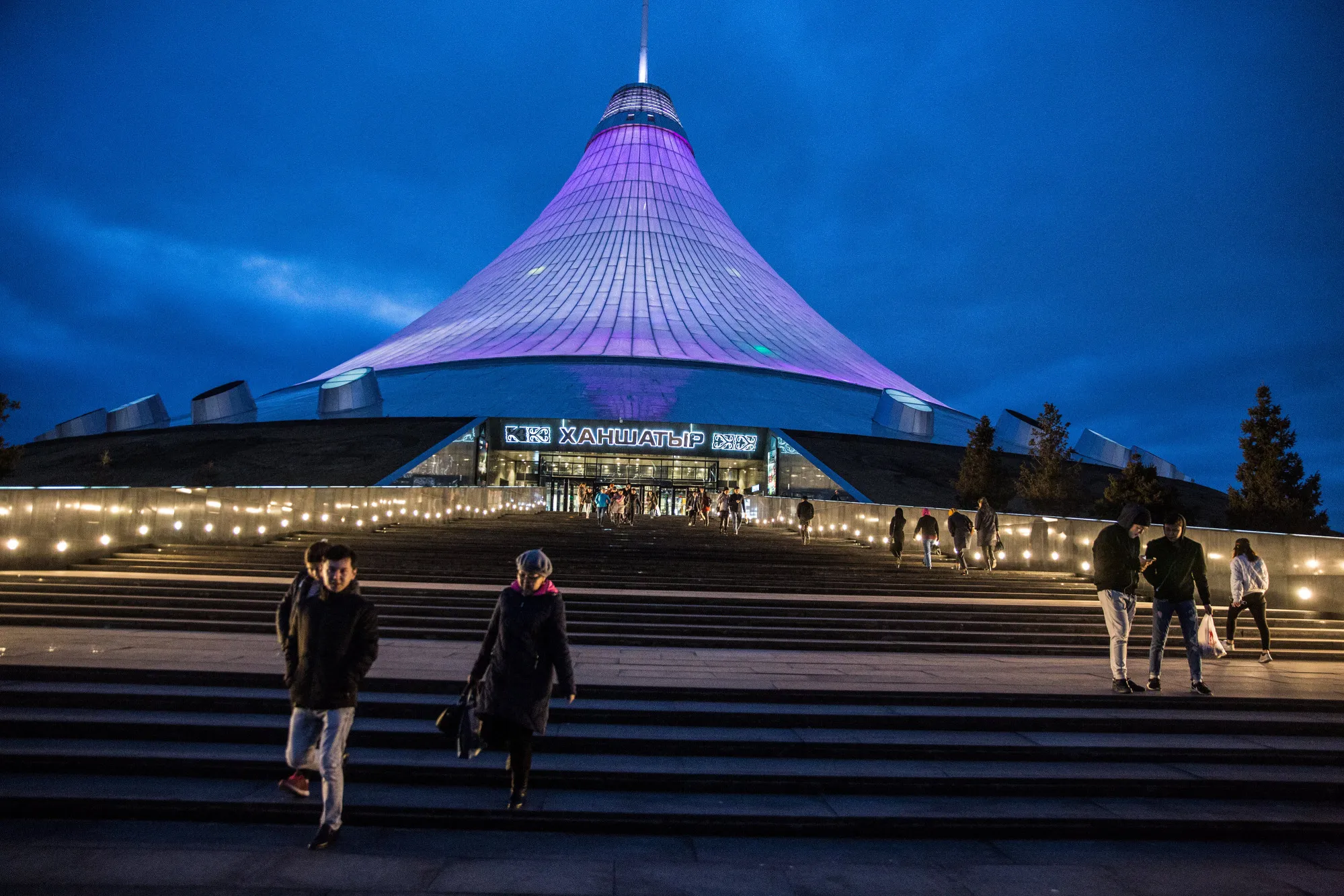 Kazakhstan’s Khan Shatyr entertainment center