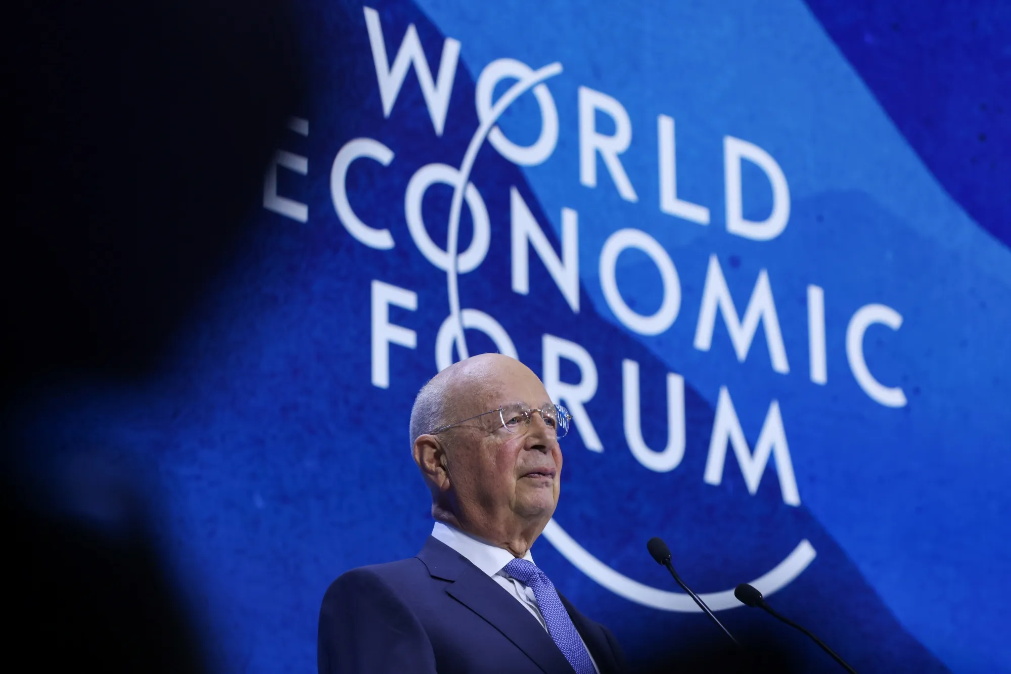 Klaus Schwab in Talks With WEF to Resolve Their Dispute - Bloomberg