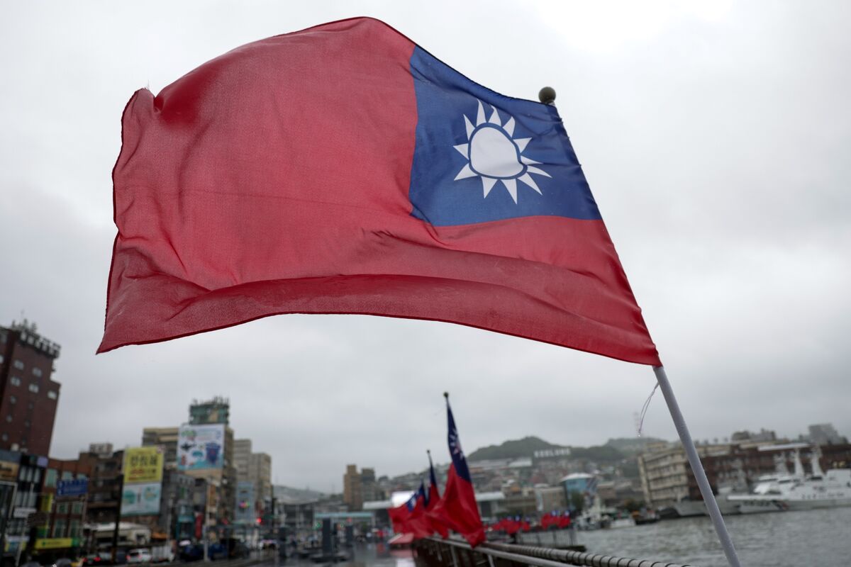 Taiwan Dumpling Alliance Fades Under China Economic Squeeze