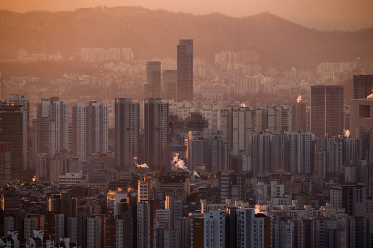 Korea Property Record Apartment Price Drop Adds Market Worries Bloomberg