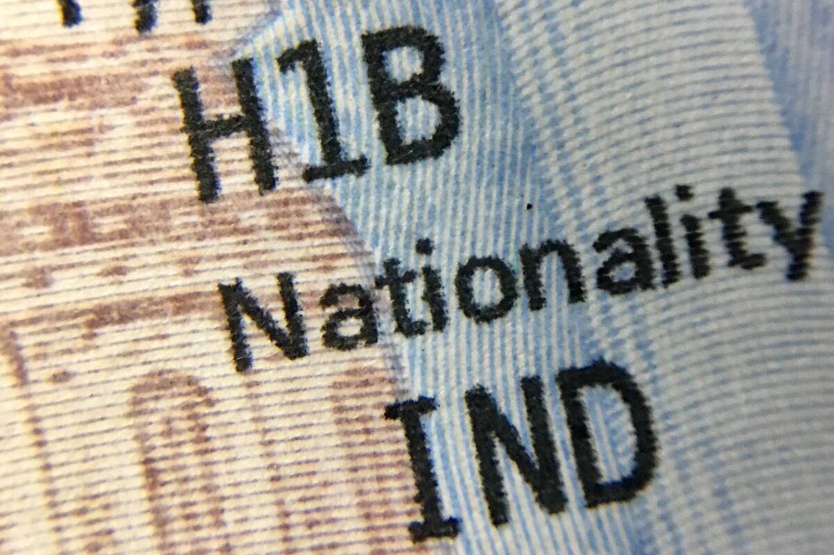 Indian Workers Face H-1B Crisis as Trump Unveils $100,000 Visa Fee
