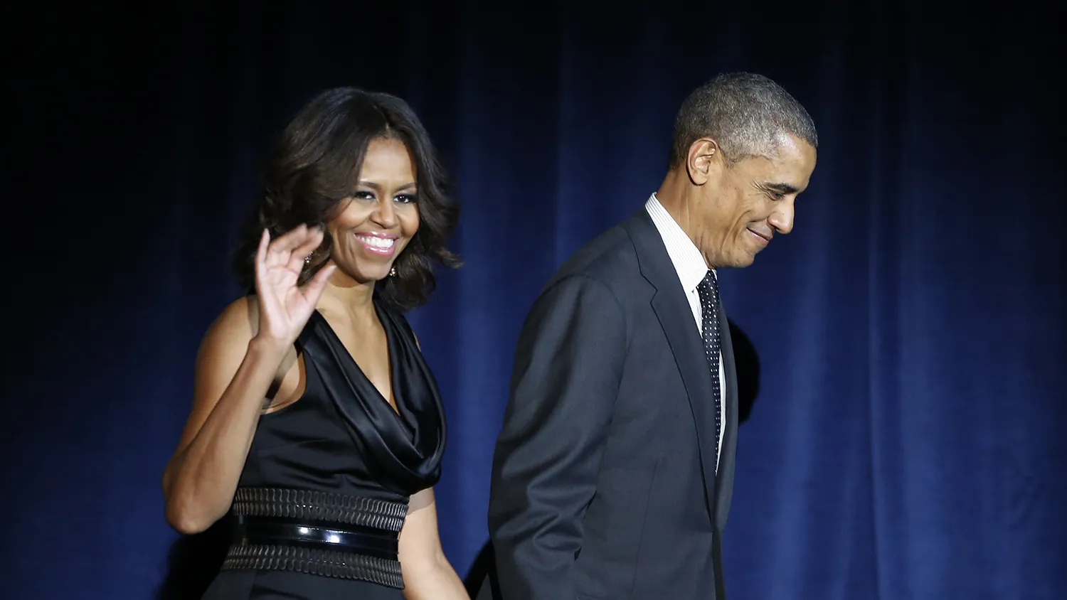 Obamas&rsquo; Net Worth as Much as $6.9 Million, U.S. Filing Says 