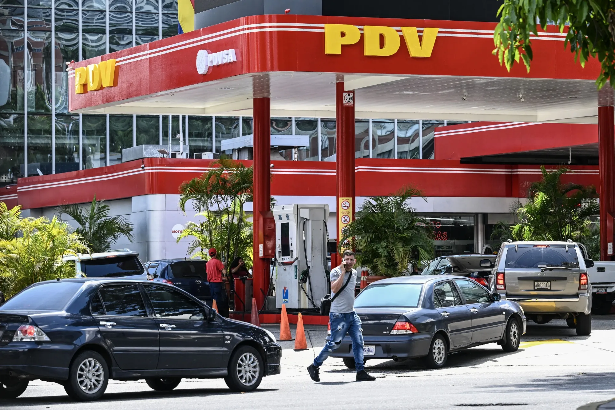 Una estación de servicio de PDVSA en Caracas.