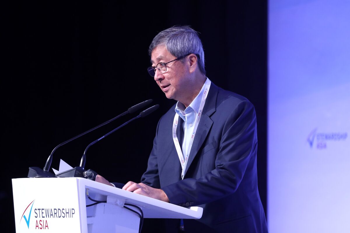 Lim Boon Heng retires as NTUC Enterprise chairman, Tan Hee Teck to succeed